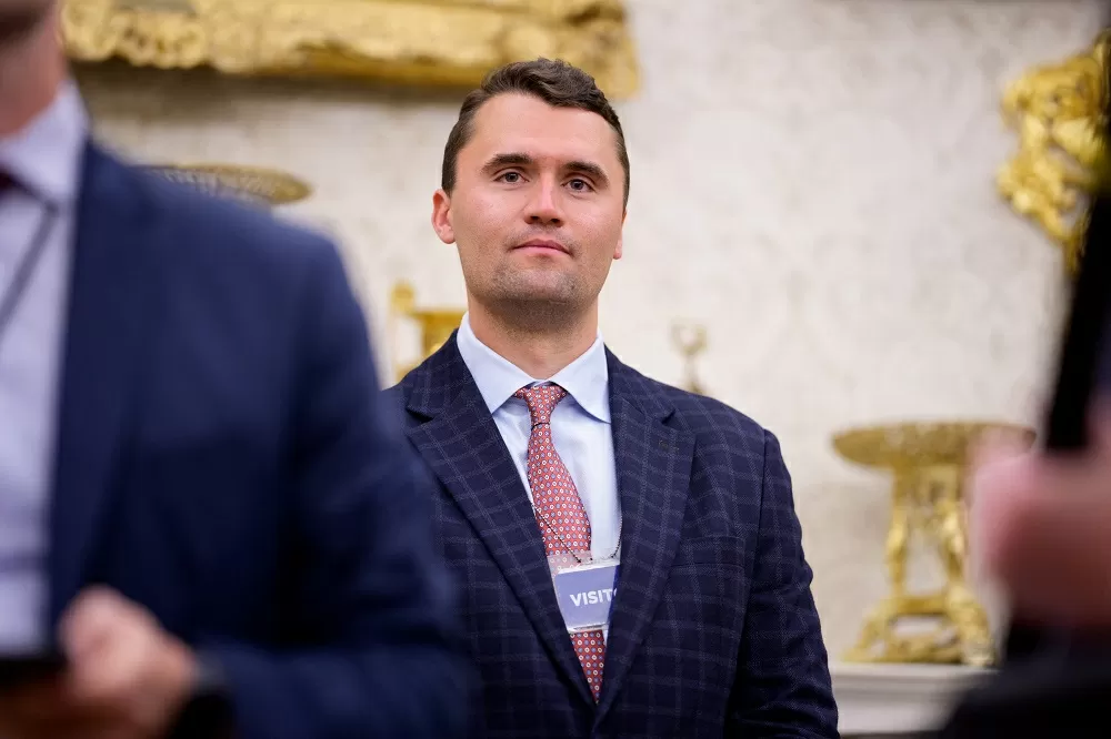 Livro póstumo de Charlie Kirk publicado por filho de Trump esgota na Amazon