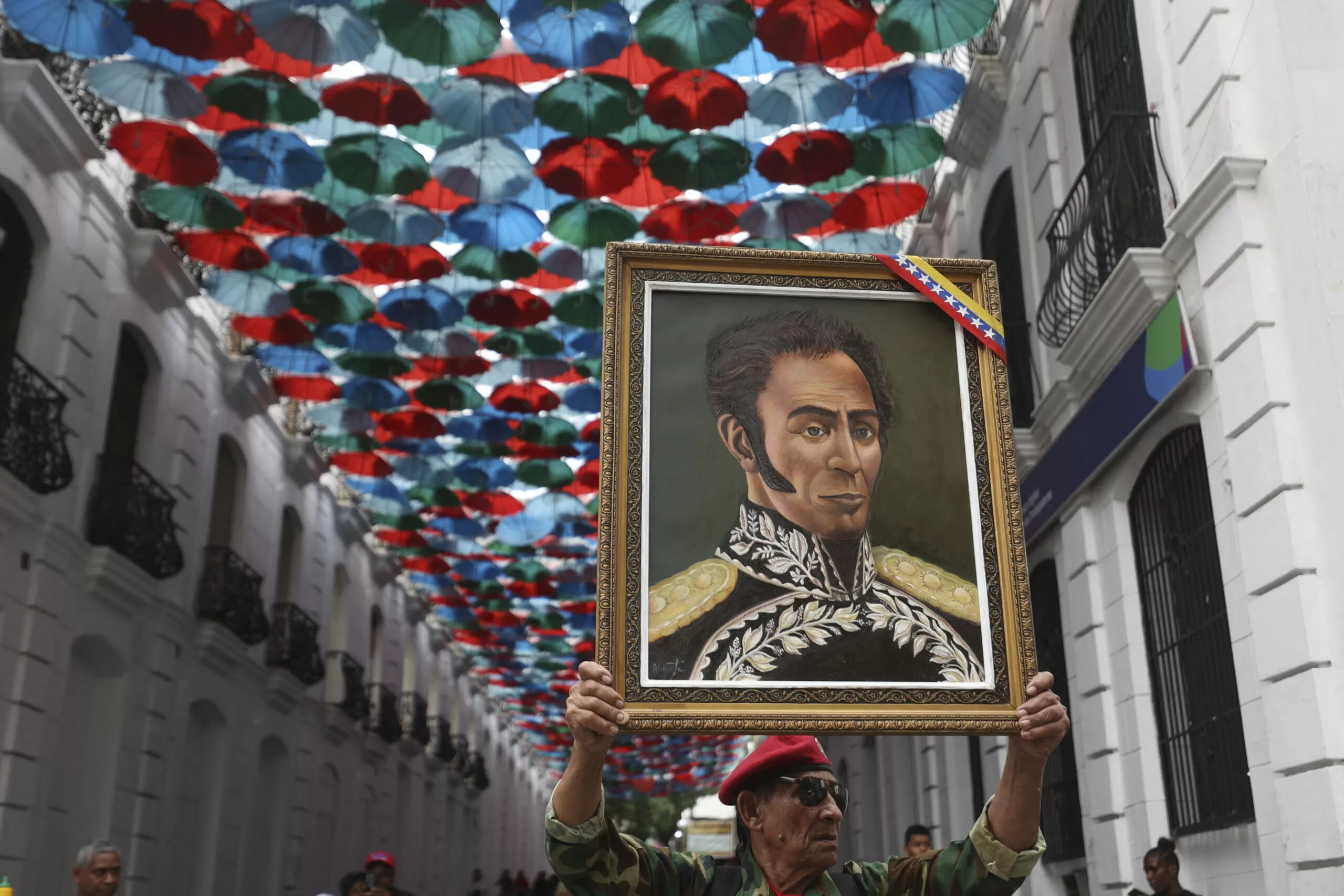 195 anos após sua morte, jovens venezuelanos discutem heranças e contradições de Simón Bolívar