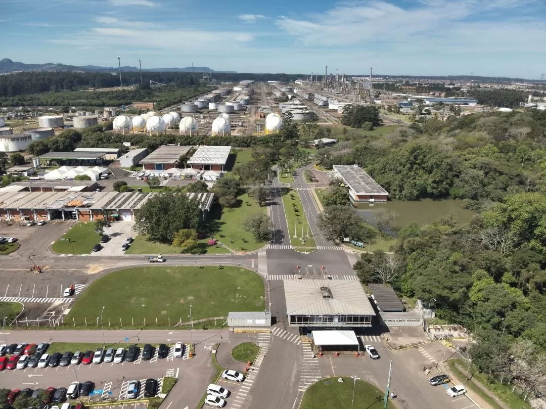 Refap alcança produção recorde no fim de 2025