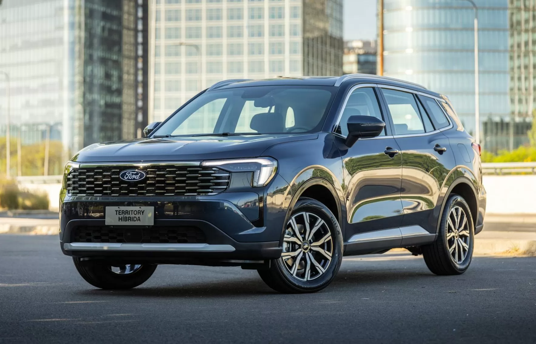 Ford muda estratégia e negocia usar baterias da BYD em carros híbridos