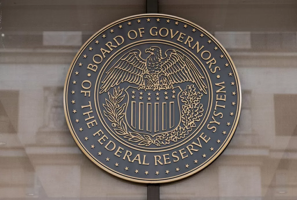 Fed mantém taxa de juros dos EUA na faixa entre 3,50% e 3,75%