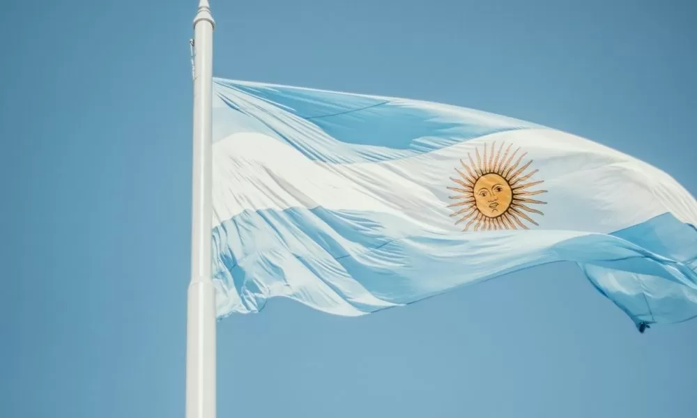 Argentina supera meta acordada com FMI e termina ano com superávit pela segunda vez seguida