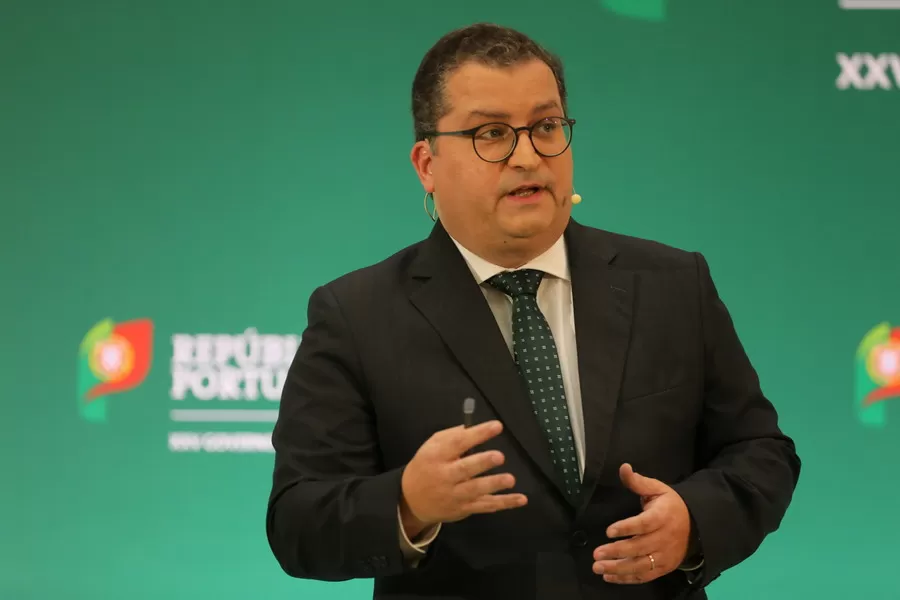 Governo diz que prioridade é reconstrução apesar de querer equilíbrio orçamental