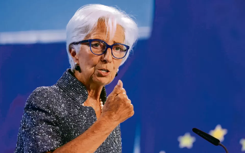 BCE não mexe nos juros e admite atenção aos câmbios