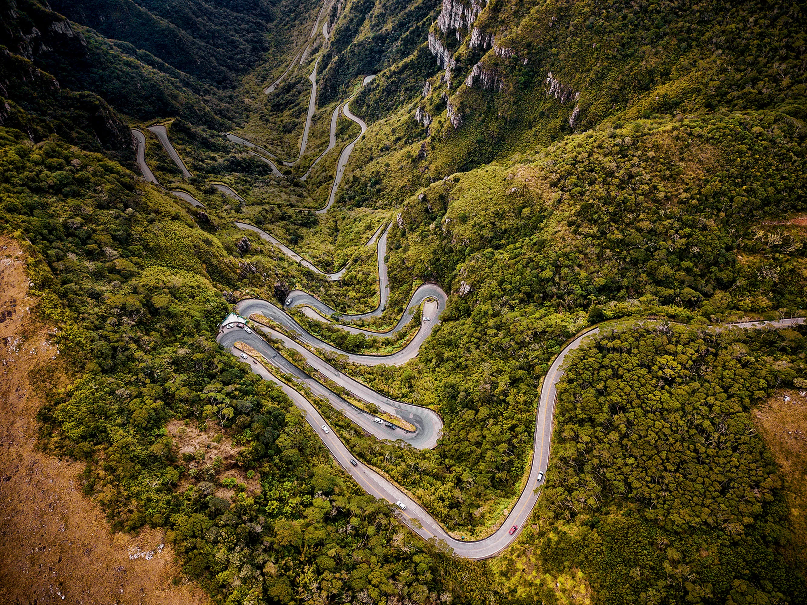 Viagem de carro: conheça as seis estradas mais bonitas e icônicas do Brasil