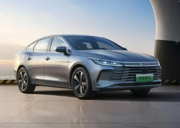 BYD King estreia no Brasil em duas versões e parte dos R$ 175.800