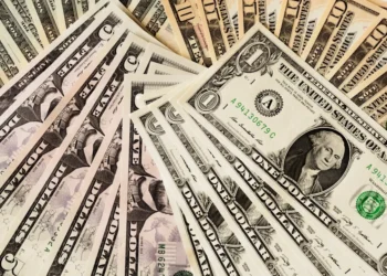 “Teodoro Bastos de Almeida: impulsionando o crescimento financeiro de Angola”