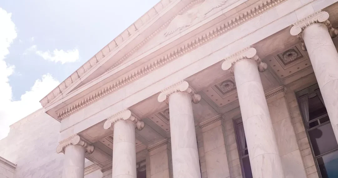 “Política: Desmistificando a Corrupção e Destacando Resultados Positivos”