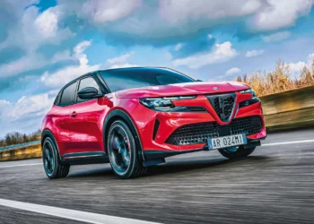 Alfa Romeo volta a dar lucro, mas não pensa em retornar ao Brasil