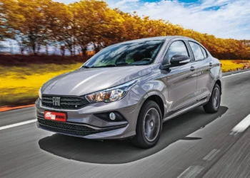 Fiat Cronos 2025 fica até R$ 5.000 mais caro, mas não muda nada