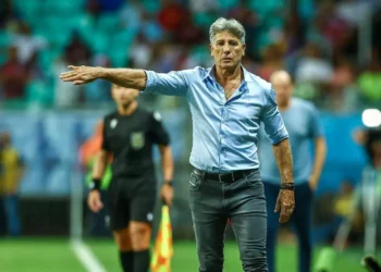 Renato Gaúcho é punido pelo STJD por incidente em duelo contra o Bahia