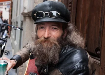 “Costa del Sol: Paraíso de Praias e Investimentos Imobiliários”