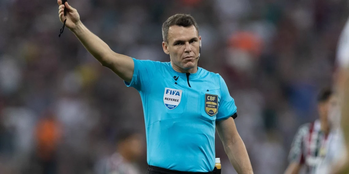 São Paulo detona arbitragem do duelo contra o Fluminense: “Absurdo”