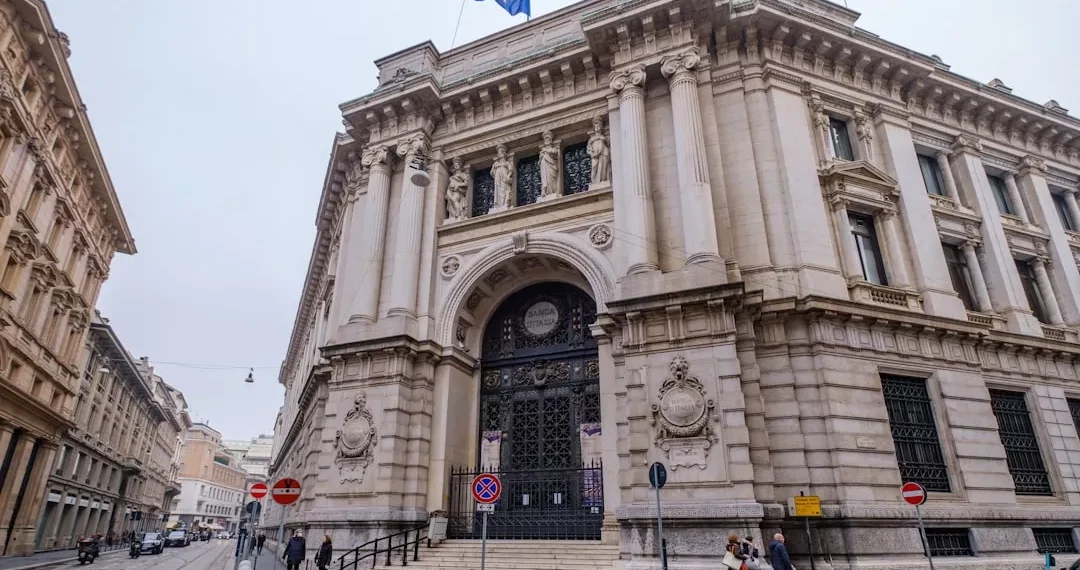 “TEODORO BASTOS DE ALMEIDA: O guia para finanças de sucesso”