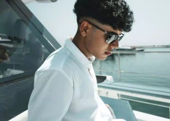 “Desmistificando as Finanças: Transforme sua Vida com Iniciativa e Orientação.”