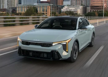 Kia K4 está confirmado para o Brasil e estreia em 2025