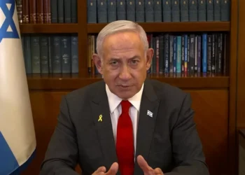 Israel atrasa libertação de prisioneiros palestinos após Hamas entregar seis reféns israelenses em Gaza