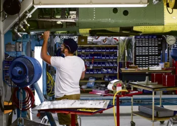 Consulados têm de responder a vistos 20 dias após atendimento através da “Via Verde” empresas