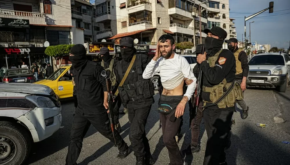 Conflito na Síria entre forças de segurança e apoiadores de Assad deixa mais de mil mortos