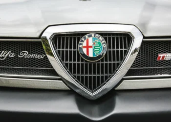 Novo CEO da Stellantis decidirá quais das 15 marcas do grupo podem sobreviver