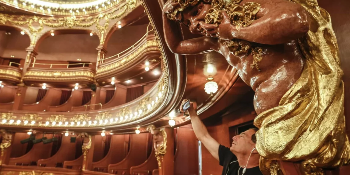 Teatro São João rejeita acusação de recurso a “falso ‘outsourcing'”