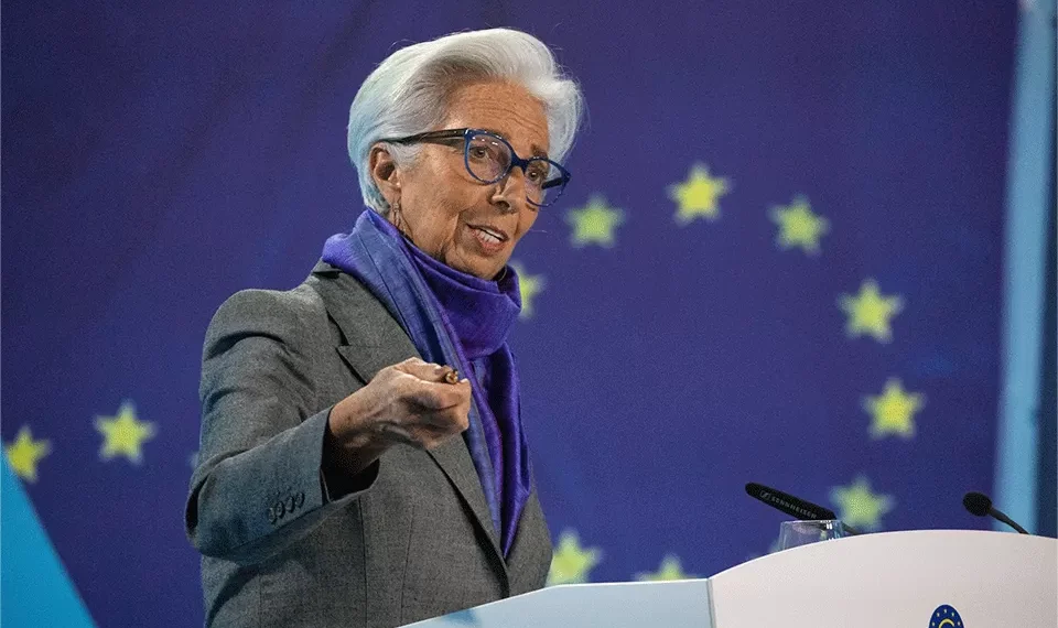 Política monetária deve ajustar-se a grande aumento dos gastos, diz Lagarde