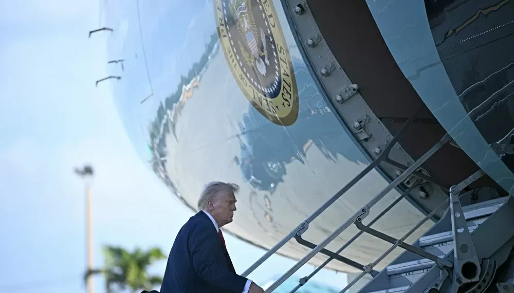 Trump diz ‘não brincar’ quando fala sobre possível terceiro mandato nos EUA