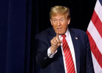 Tarifas e incerteza colocam EUA em linha para PIB em queda