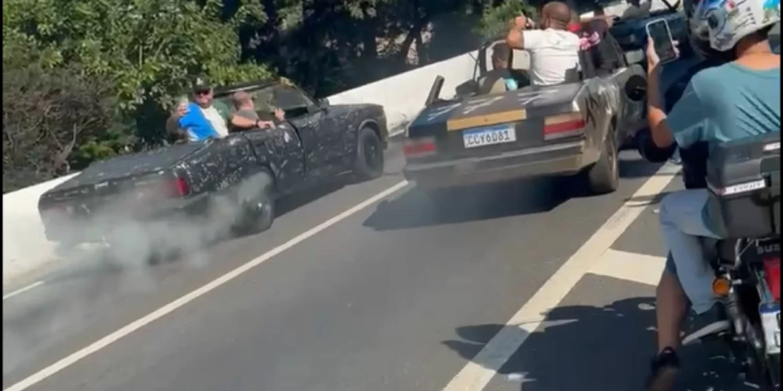 Sem medo da polícia, “rolê dos sem topete” coleciona infrações e fecha rodovia