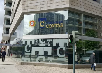 Ordem dos Psicólogos arrisca sanção após ajustes diretos