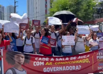 Em Pernambuco, mais escolas protestam por ar-condicionado nas salas de aula