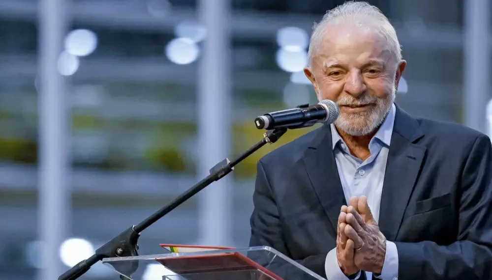 Lula defende que o Brasil está protegido contra ‘qualquer crise’ internacional porque tem reserva financeira