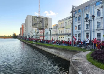 Militante do MST atropelado em marcha no Recife passa por duas cirurgias e está em estado crítico, mas estável