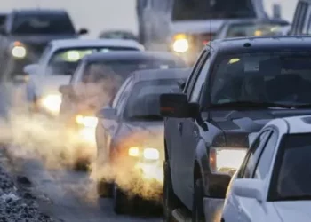 Após pressão de montadoras, Europa propõe relaxar leis de emissões