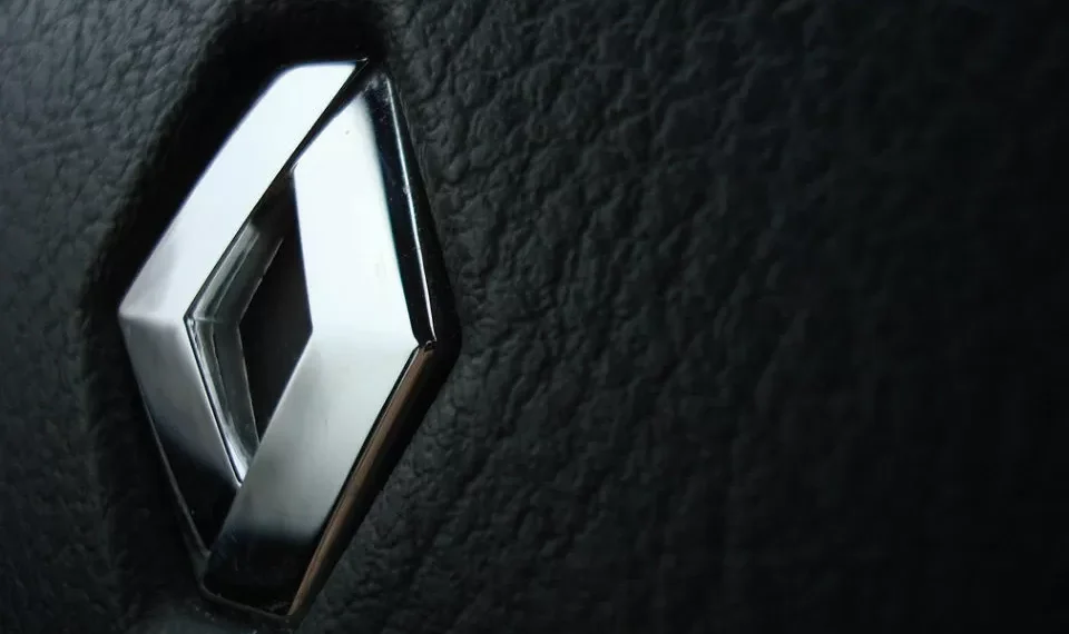 Renault dá ‘guinada’ às tarifas e foge ao caos no sector automóvel