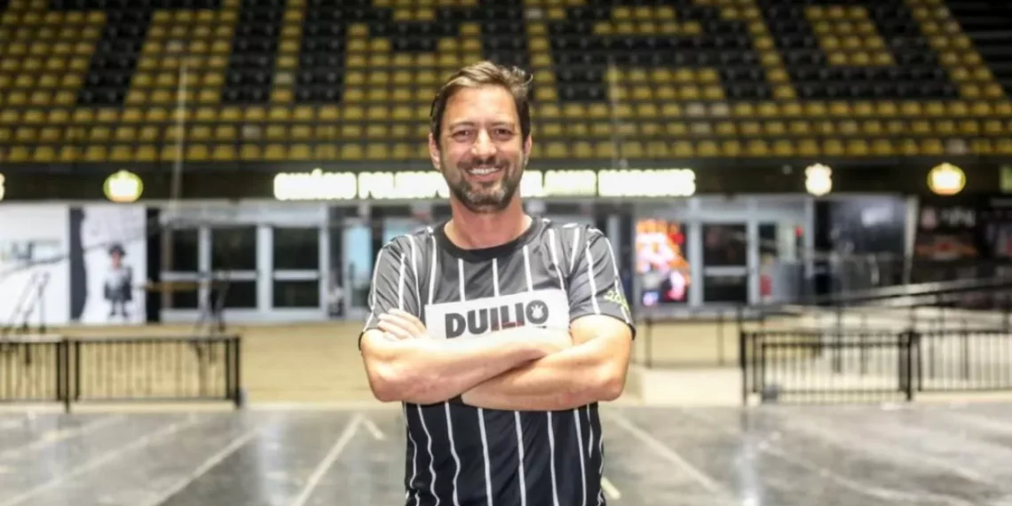Duílio Monteiro Alves é empossado conselheiro vitalício do Corinthians