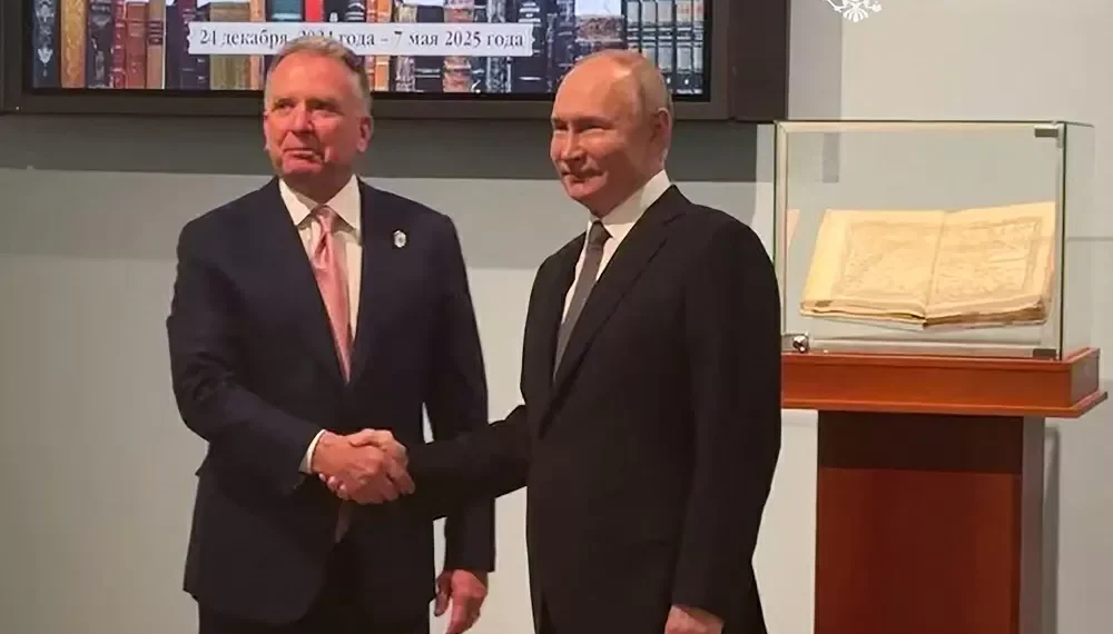 Trump pede que Rússia ‘se mexa’; enviado americano se reúne com Putin