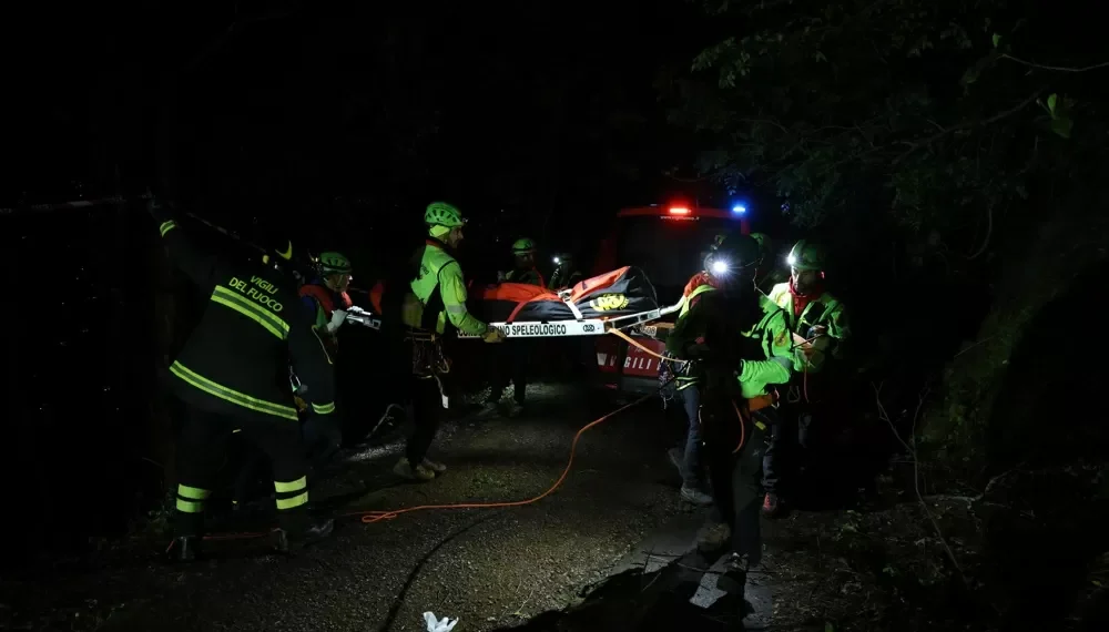 Teleférico cai na Itália e deixa 4 mortos