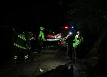 Teleférico cai na Itália e deixa 4 mortos