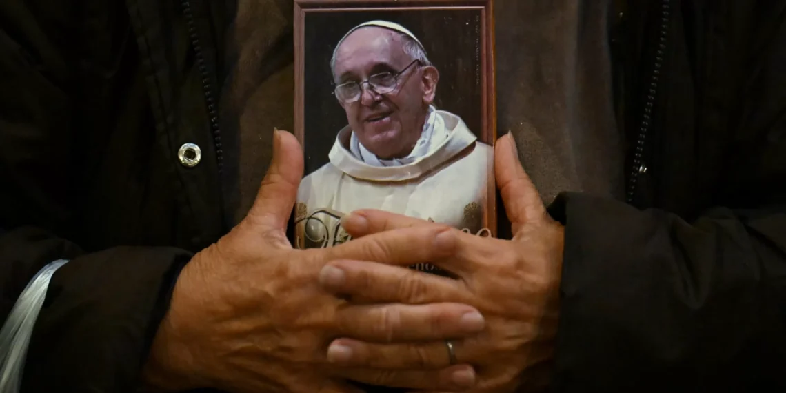 ‘Perdemos um avô, mas herdamos sua esperança’, diz sacerdote do Recife que prevê papa moderado
