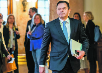 “IRS? Reembolso não é o mesmo mas é por uma boa razão”, sublinha Montenegro