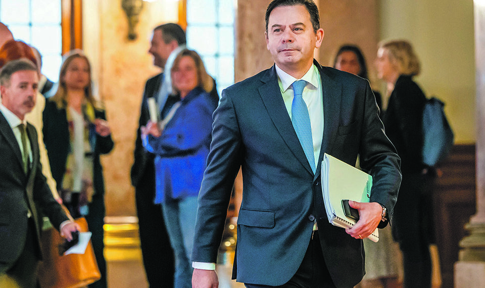 “IRS? Reembolso não é o mesmo mas é por uma boa razão”, sublinha Montenegro