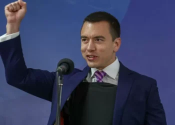 Presidente do Equador pede apoio militar aos EUA em reunião com Trump