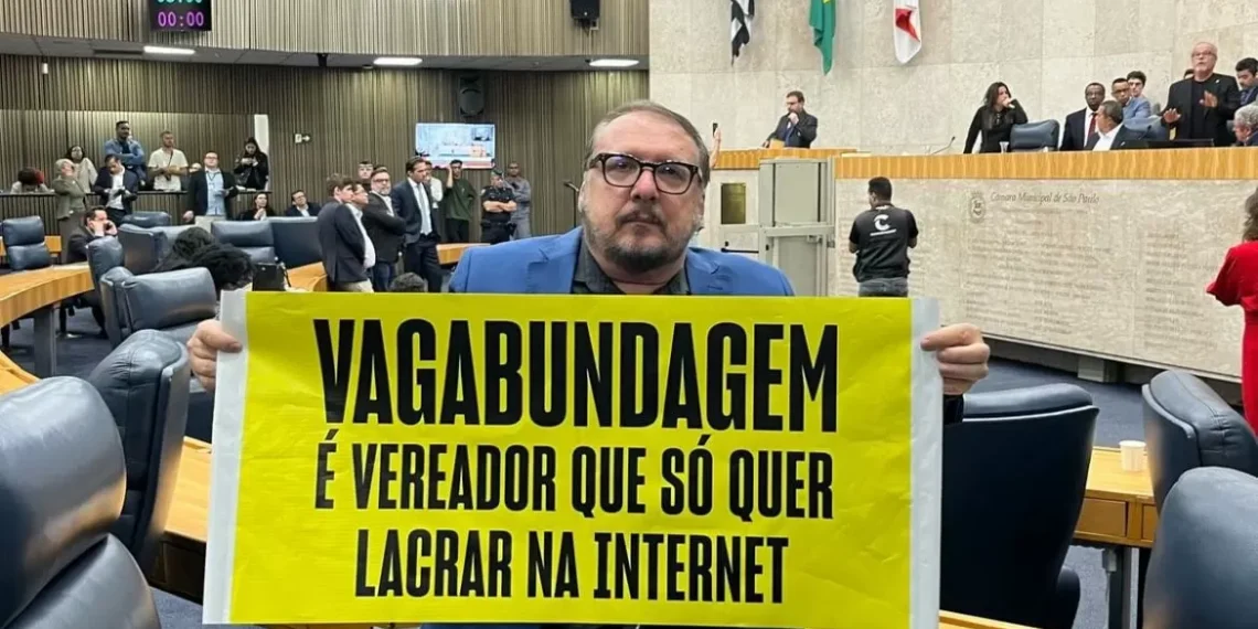 Vereador do Psol agredido na Câmara de SP denuncia racismo e discurso de ódio da extrema direita