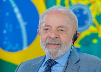 Lula terá reunião bilateral com Putin em visita à Rússia em maio, diz embaixador