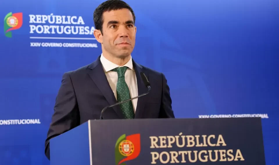 Governo aprova 96 milhões para aquisição de manuais escolares