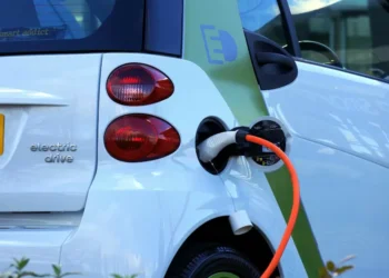 Governo diz que já estão pagas 80% das candidaturas ao apoio à aquisição de veículos de emissões nulas de 2024