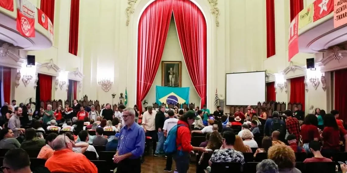 Plenária em Minas Gerais debate sobre plebiscito popular sobre taxação de super-ricos