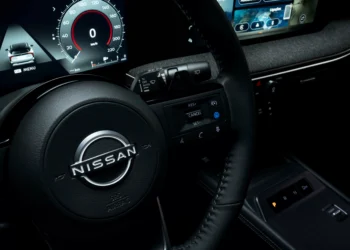 Nissan confirma Kicks 2026 com câmbio por botões e central inédita