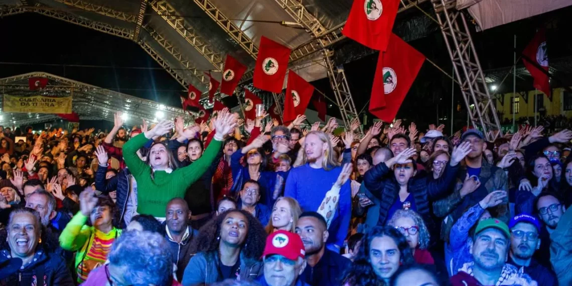 ‘Terra, arte e pão’: FBC, Marina Lima, Arnaldo Antunes e Paulinho Moska fecham Feira do MST